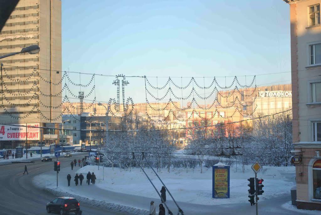 Murmansk City Center Vip Apartments Exterior foto